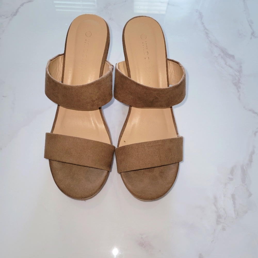 Tan Wedges